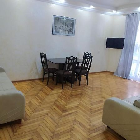 Apartment On 26 May Str Batumi Eksteriør billede
