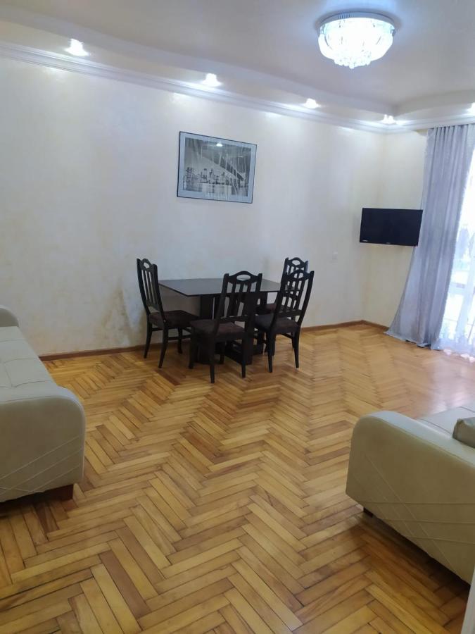 Apartment On 26 May Str Batumi Eksteriør billede